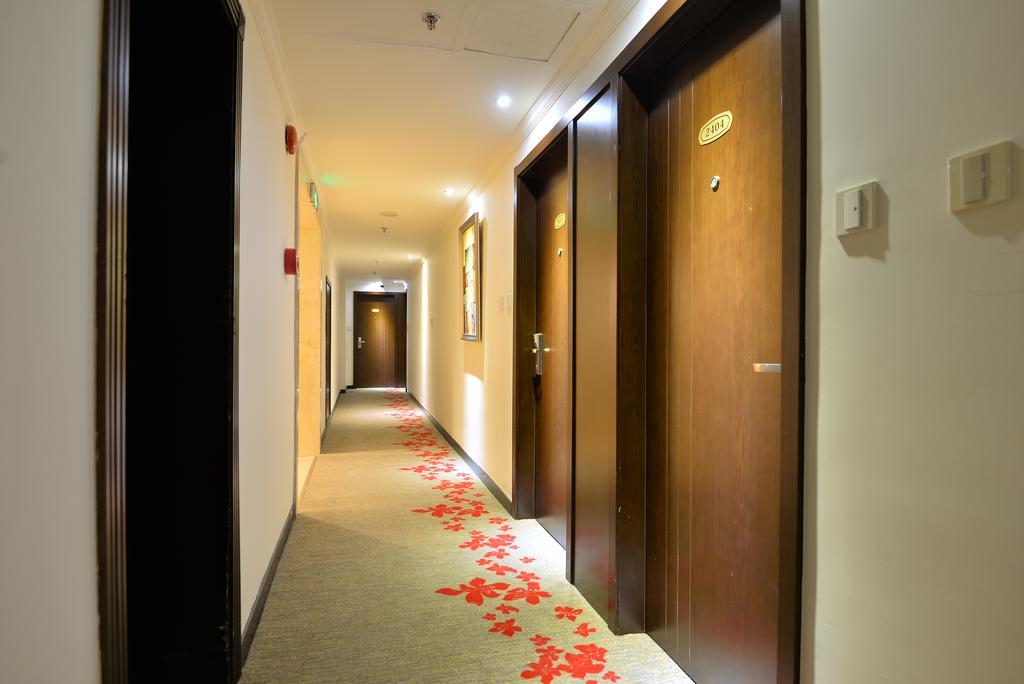 New Harbour Service Apartments Шанхай Екстериор снимка