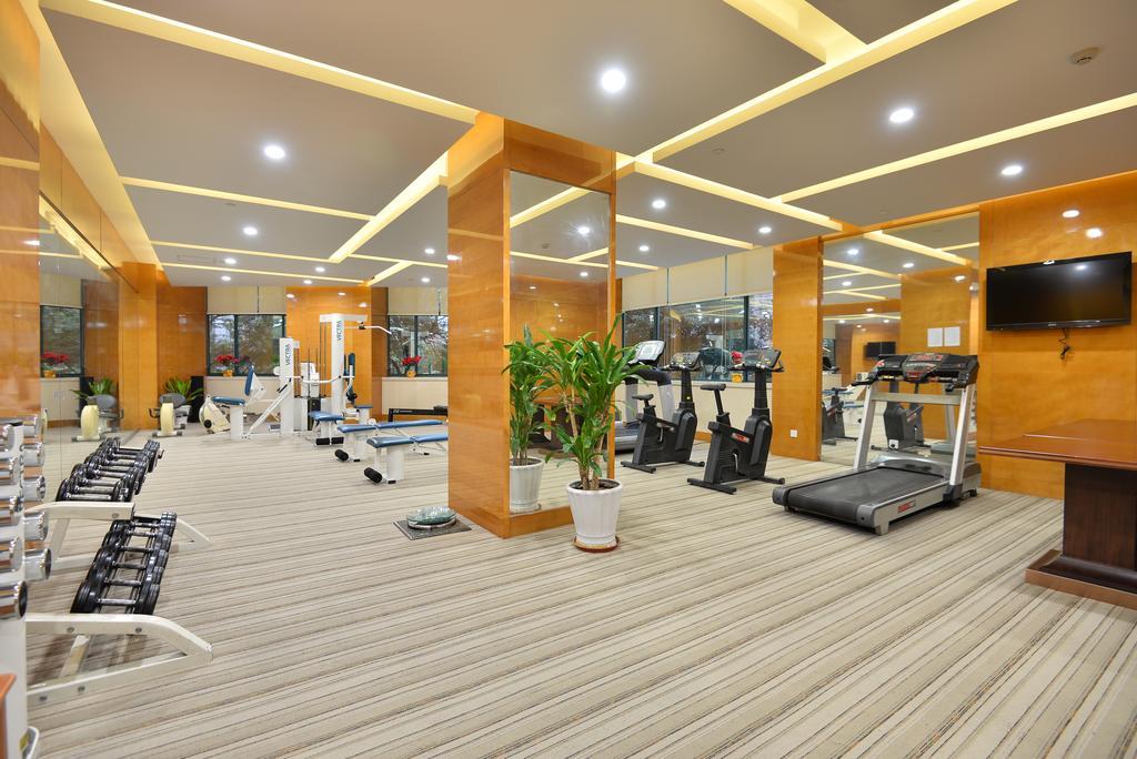 New Harbour Service Apartments Шанхай Екстериор снимка